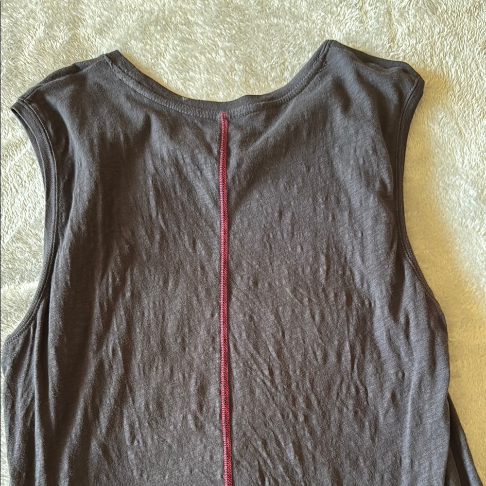 Peloton Gray Sleeveless Muscle Tee with Floral Design - Picture 2 of 3